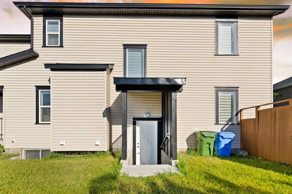 27 Copperstone Crescent SE