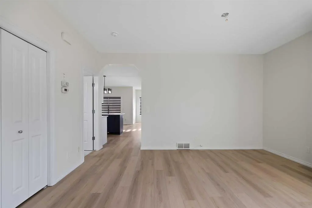 27 Copperstone Crescent SE