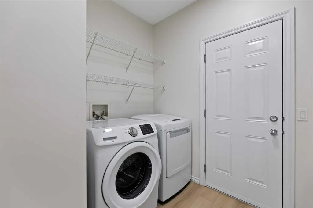 27 Copperstone Crescent SE