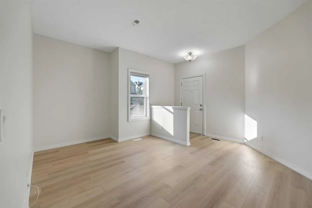 27 Copperstone Crescent SE