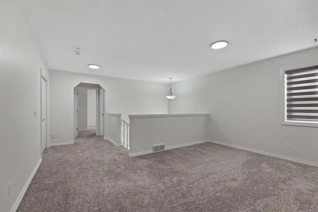 27 Copperstone Crescent SE