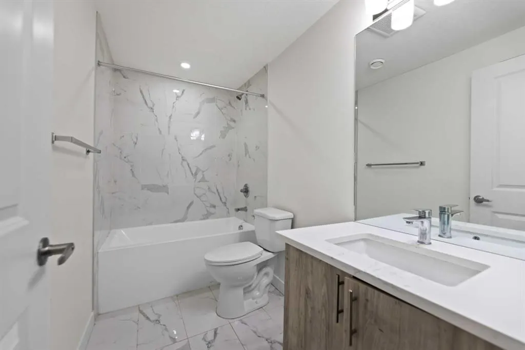 27 Copperstone Crescent SE