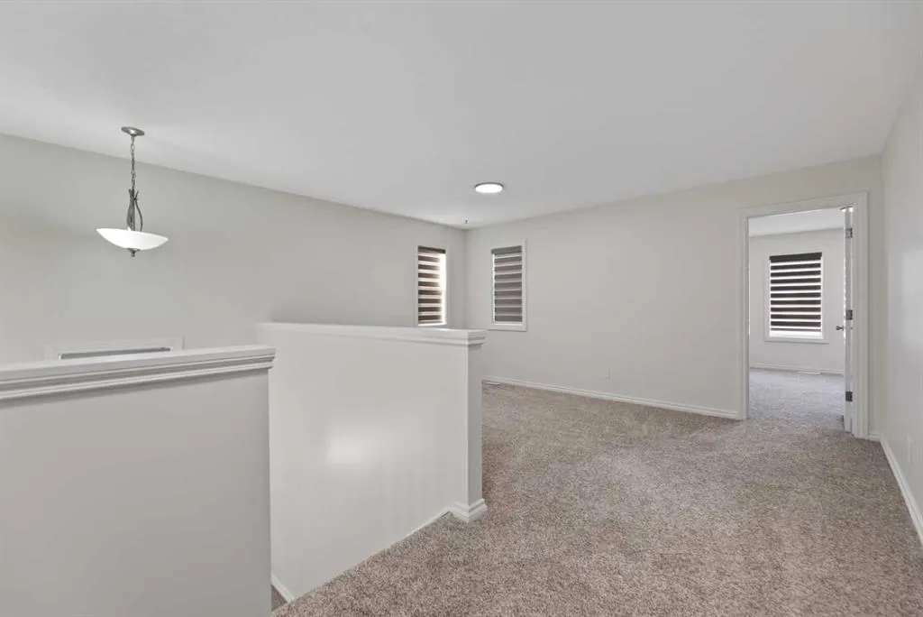 27 Copperstone Crescent SE