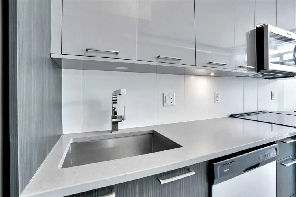 624 8 Avenue SE, #405
