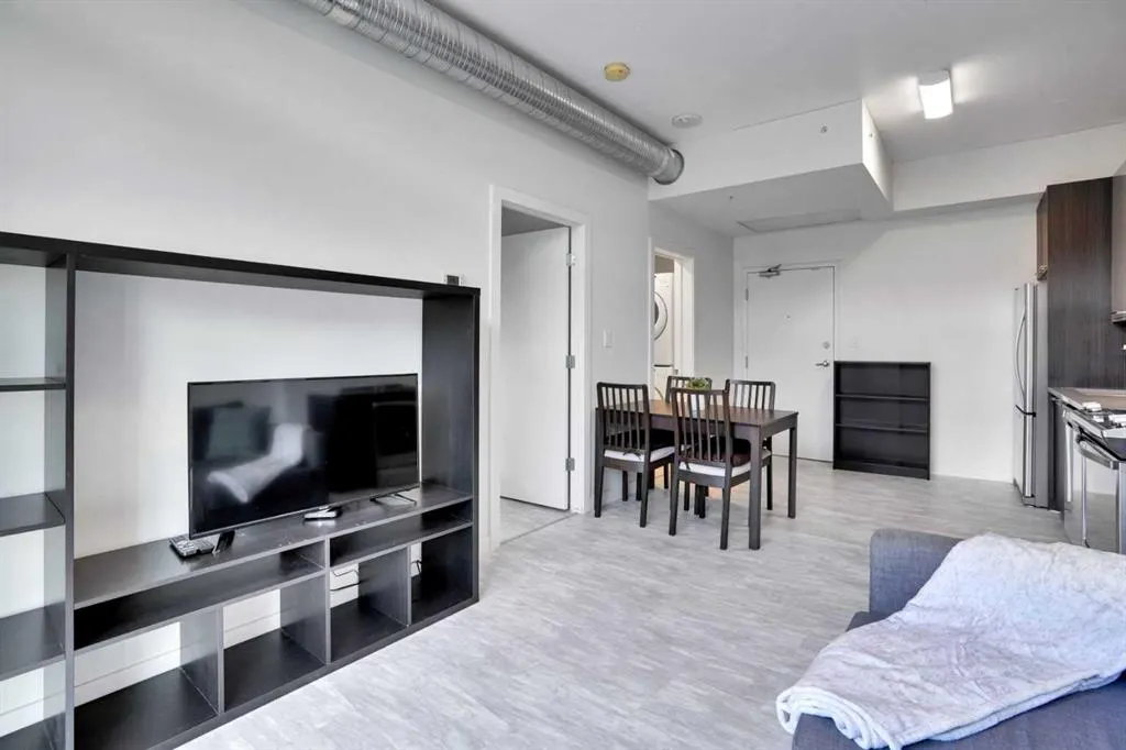 624 8 Avenue SE, #405