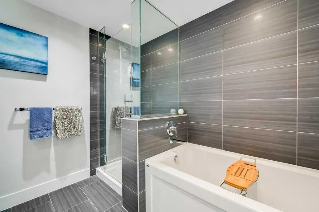 560 6 Avenue SE, #410
