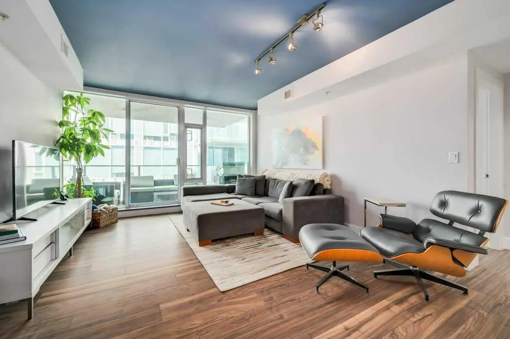 560 6 Avenue SE, #410