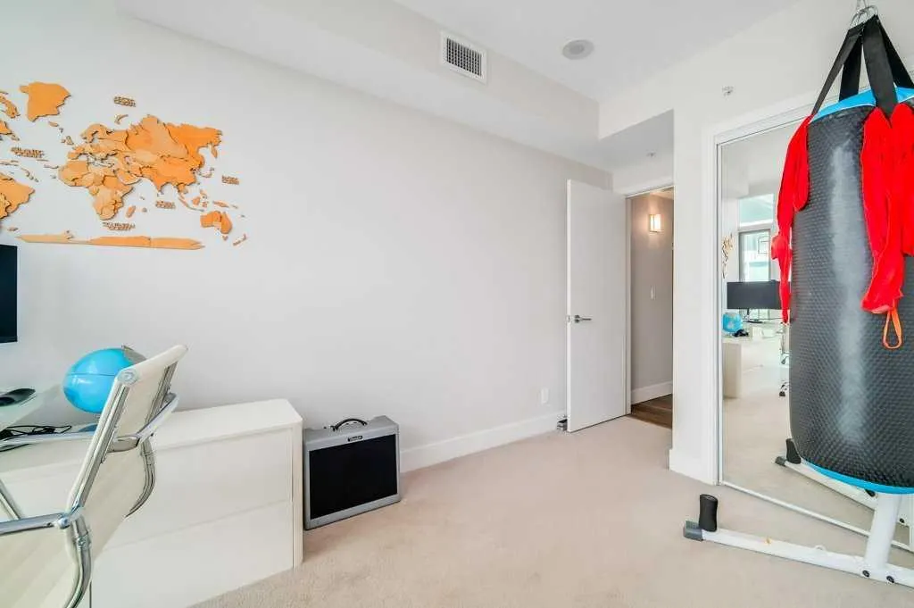 560 6 Avenue SE, #410