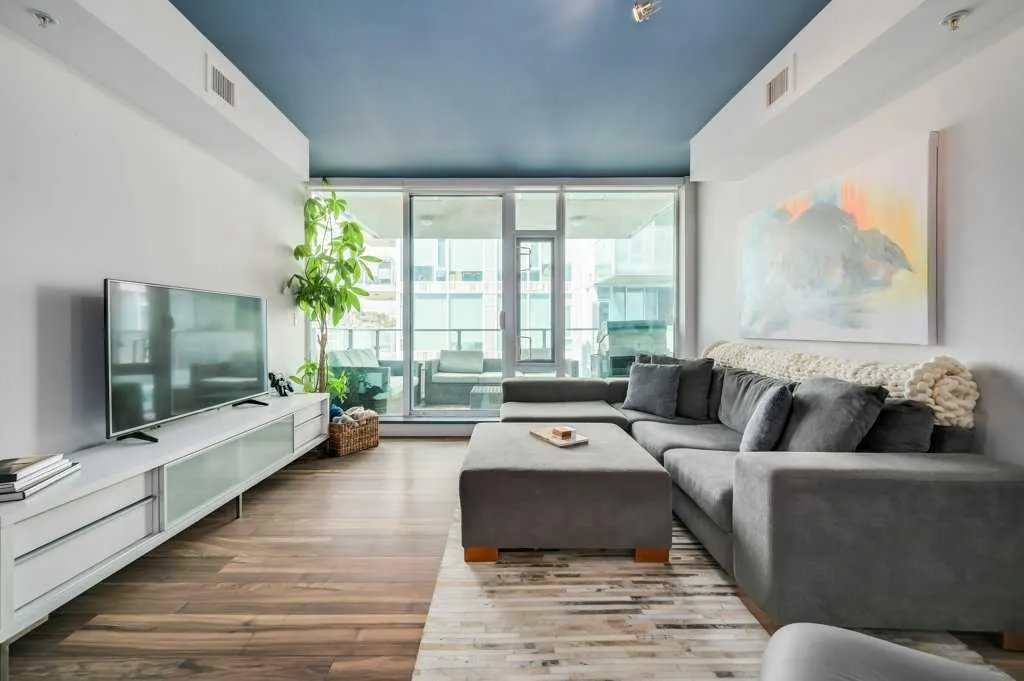 560 6 Avenue SE, #410