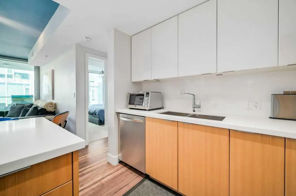 560 6 Avenue SE, #410
