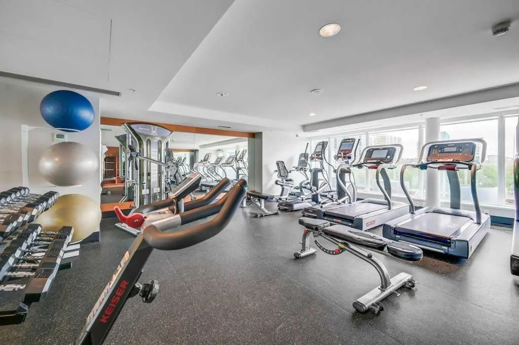 560 6 Avenue SE, #410