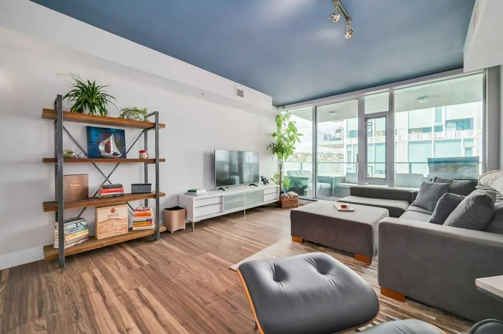 560 6 Avenue SE, #410
