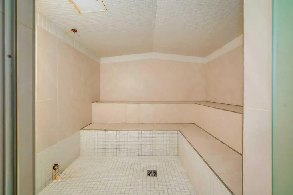 560 6 Avenue SE, #410