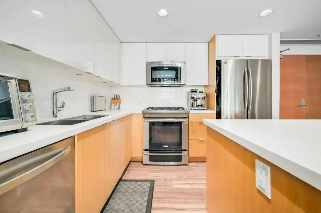 560 6 Avenue SE, #410