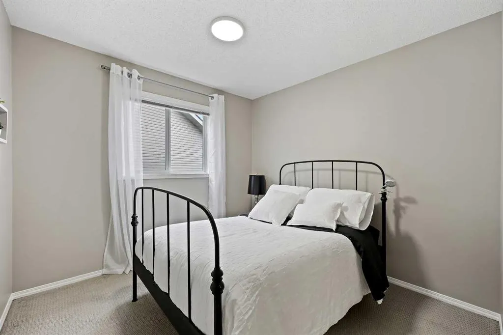 254 Evanscreek Court NW