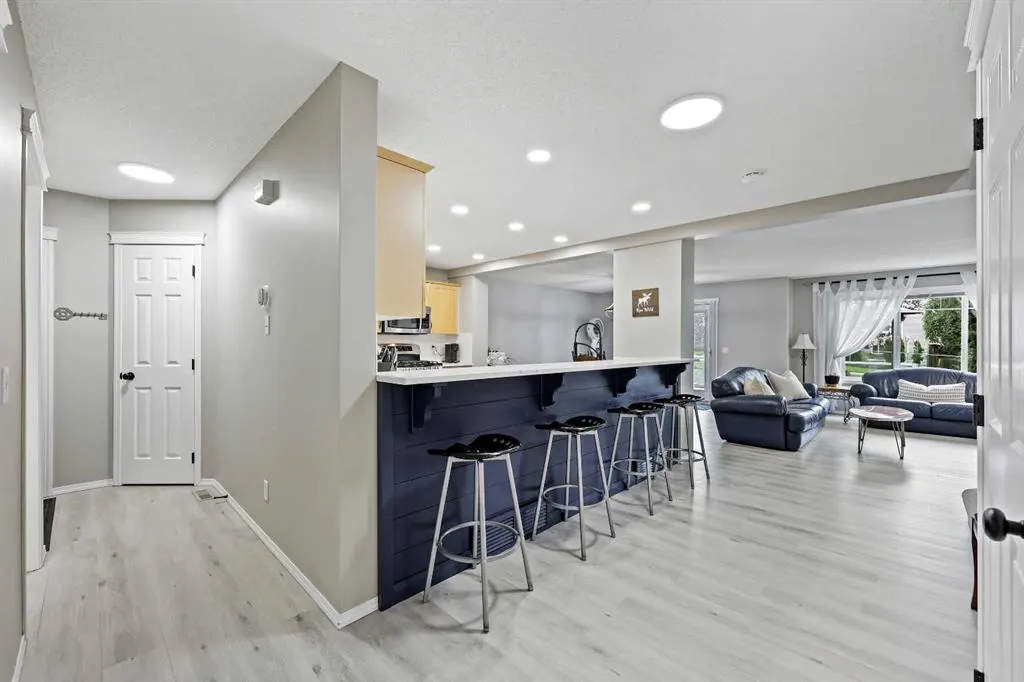 254 Evanscreek Court NW