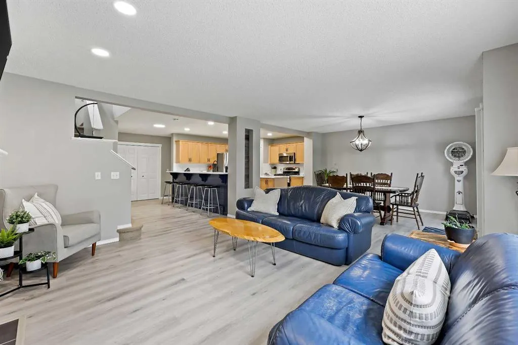 254 Evanscreek Court NW