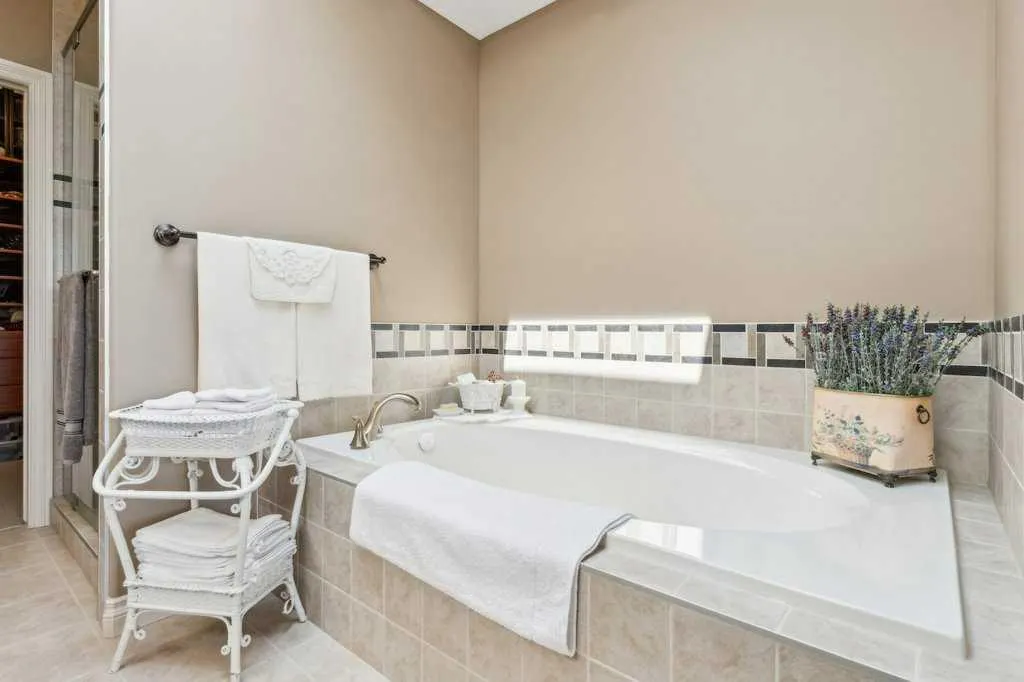 156 Tuscany Ravine Heights NW