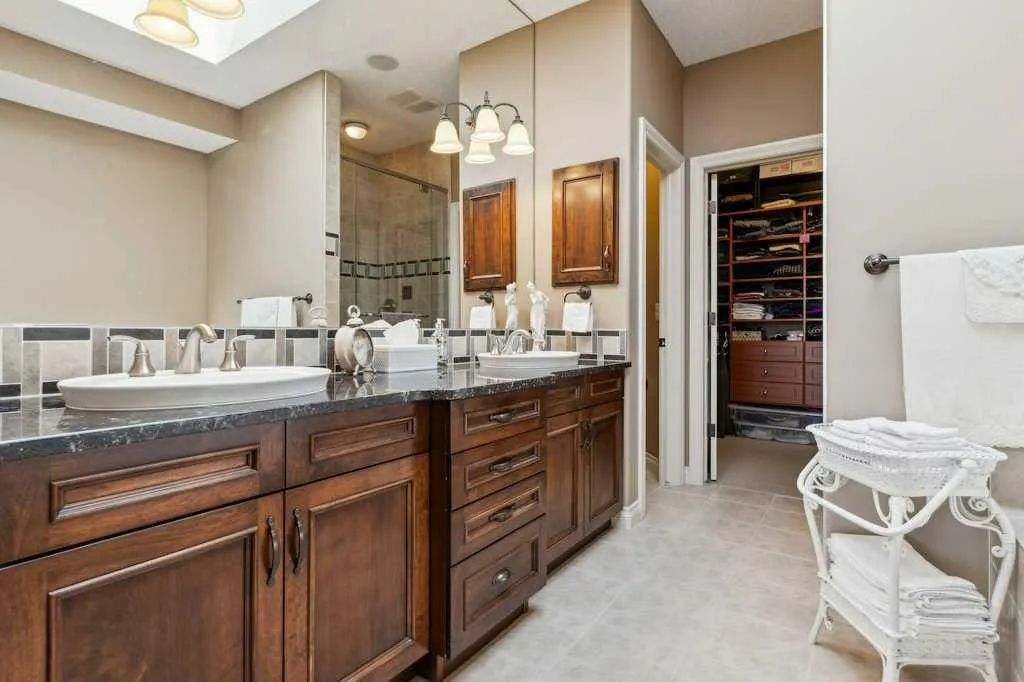 156 Tuscany Ravine Heights NW
