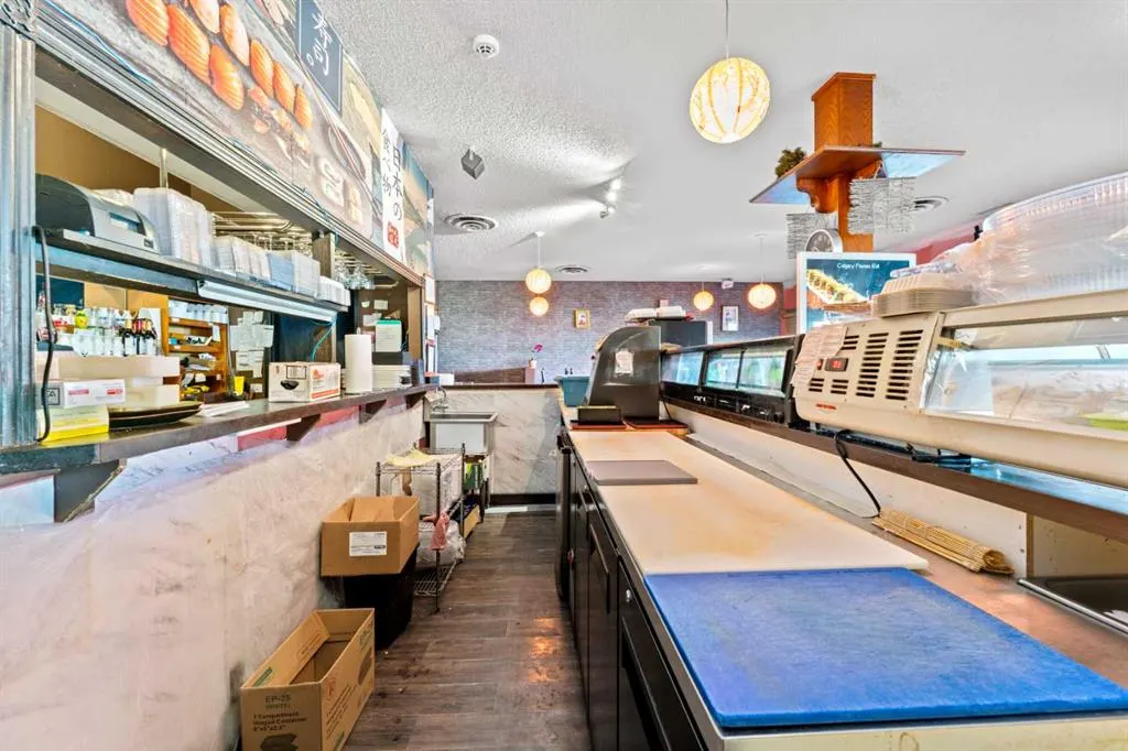 17 Ave & 14 ST Japanese Restaurant Street SW