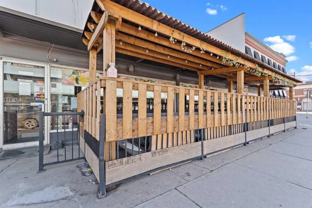 17 Ave & 14 ST Japanese Restaurant Street SW