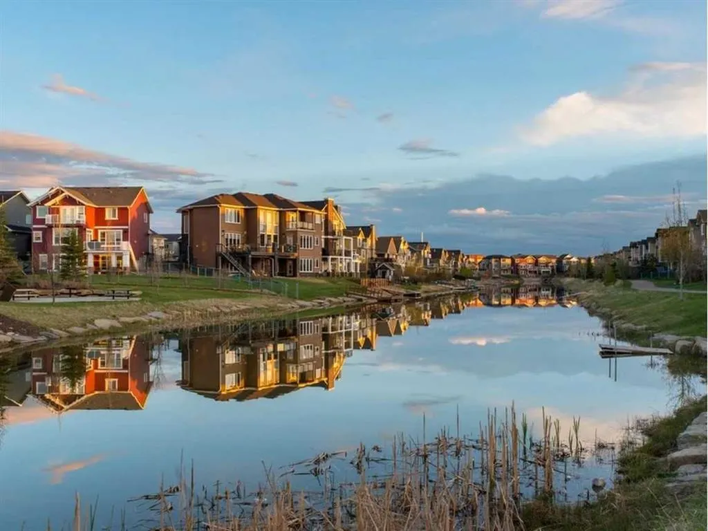 561 Canals Crossing SW
