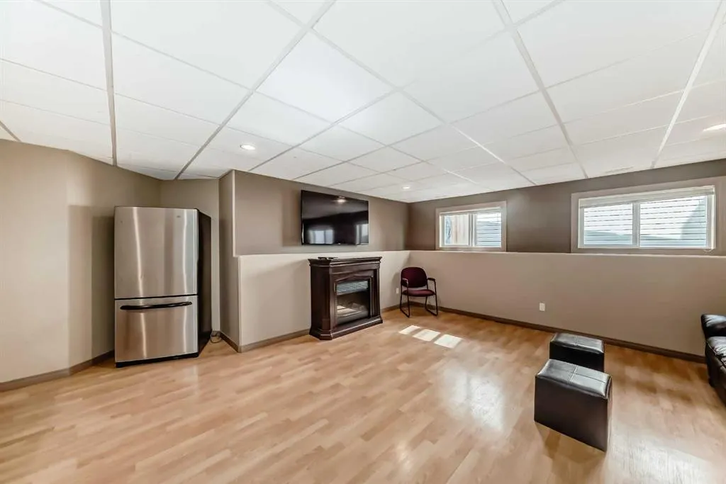 41 Canyoncrest Point W