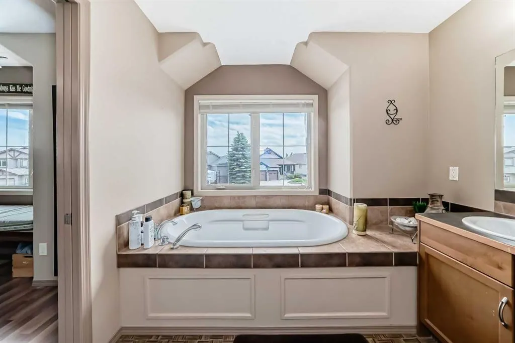 41 Canyoncrest Point W