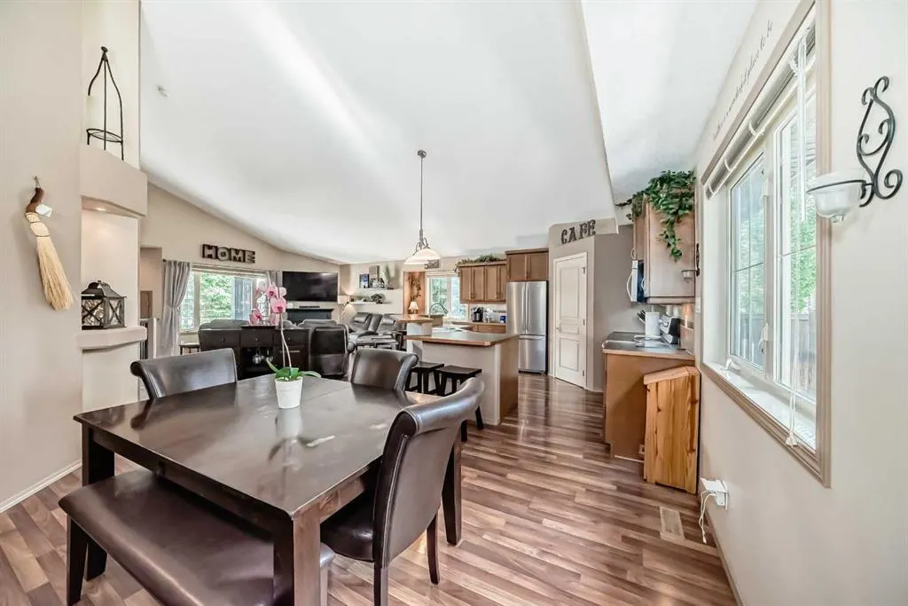 41 Canyoncrest Point W