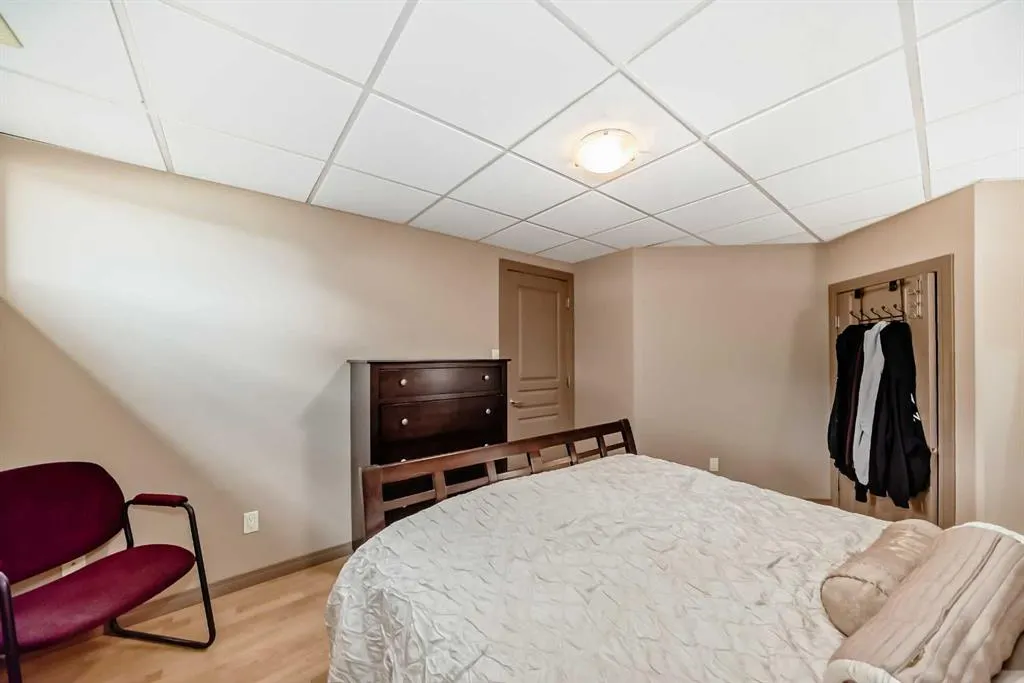 41 Canyoncrest Point W