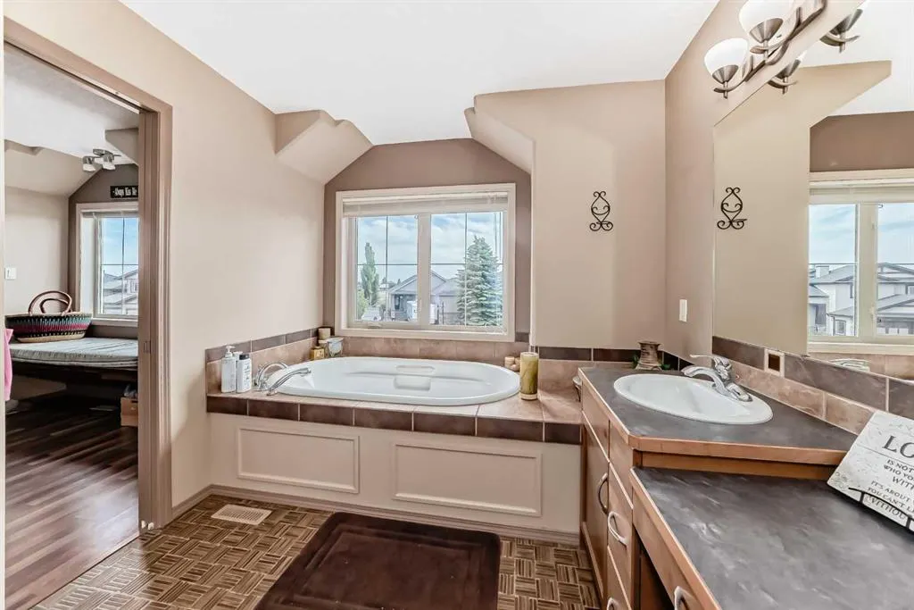 41 Canyoncrest Point W