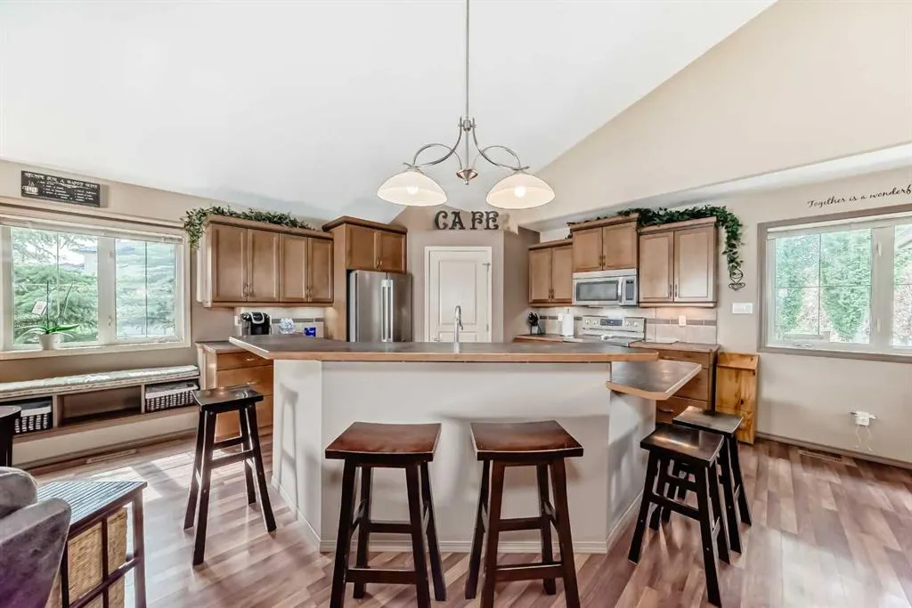 41 Canyoncrest Point W
