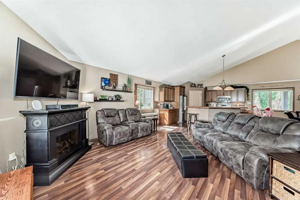 41 Canyoncrest Point W