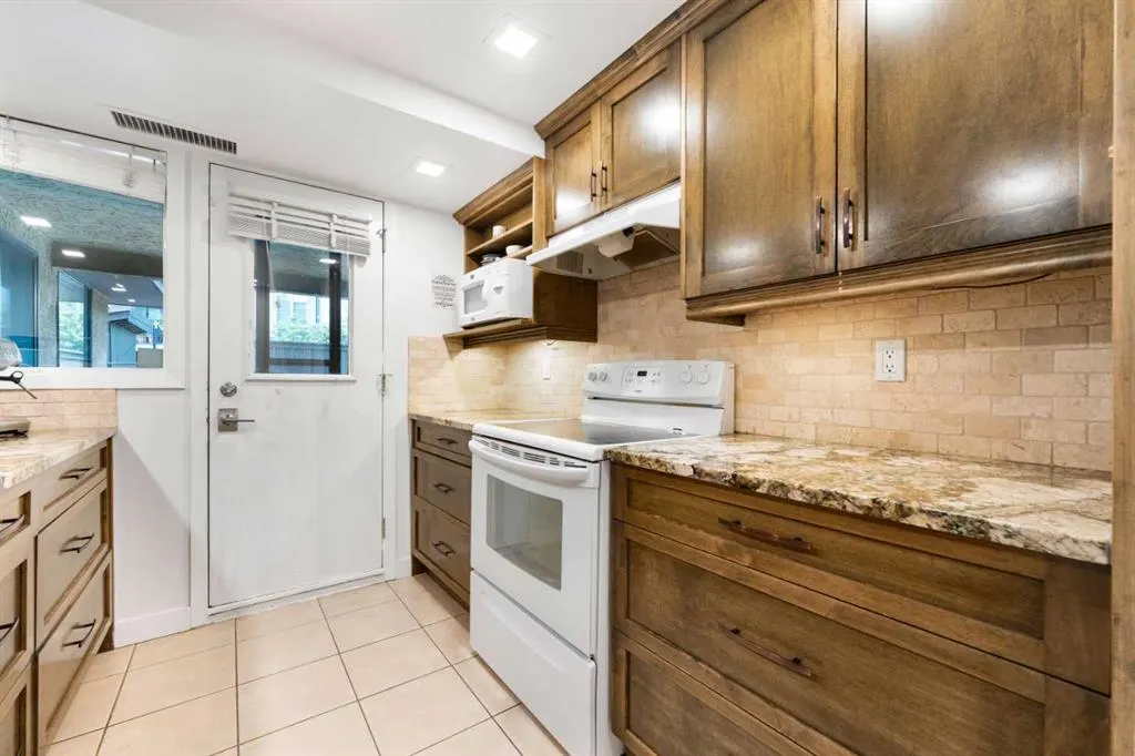 808 4 Avenue NW, #100