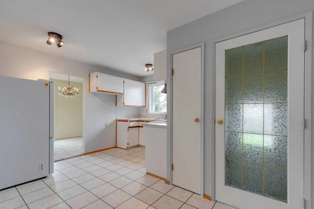 27 Pensacola Close SE
