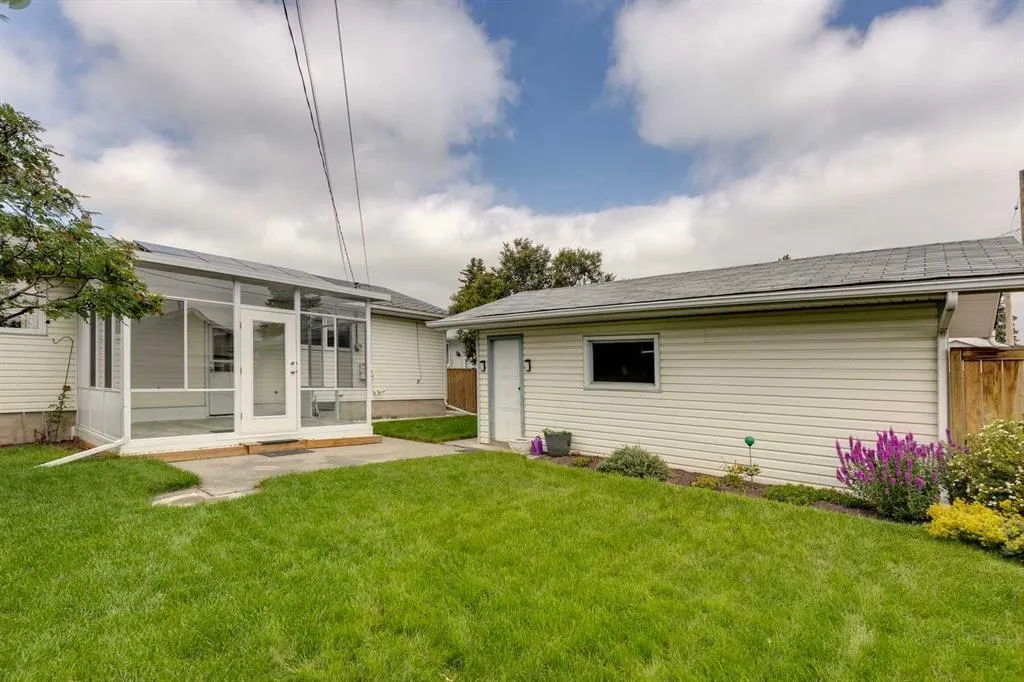 27 Pensacola Close SE
