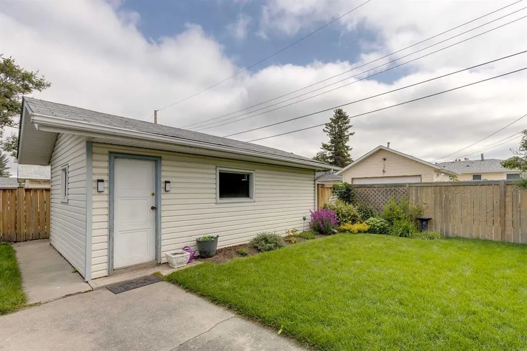 27 Pensacola Close SE