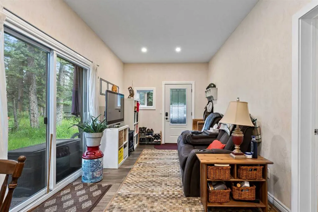 51 Redwood meadows Drive
