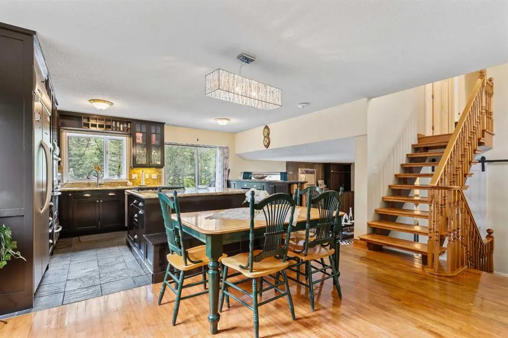 51 Redwood meadows Drive