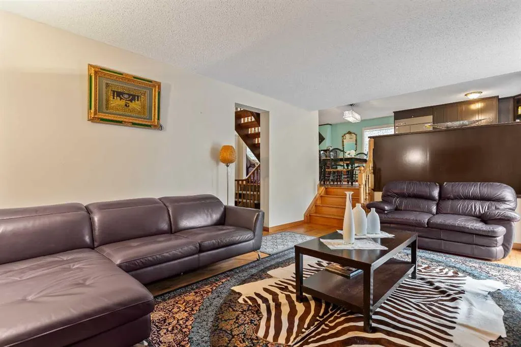 51 Redwood meadows Drive
