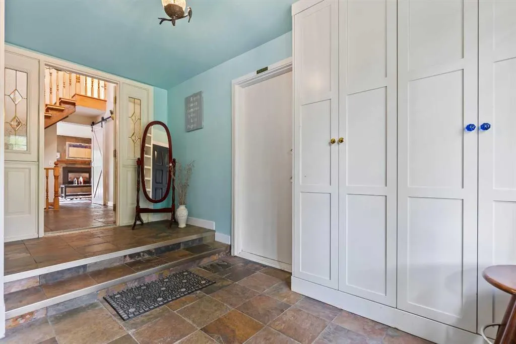51 Redwood meadows Drive