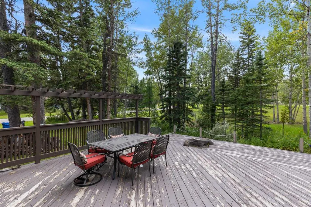 51 Redwood meadows Drive