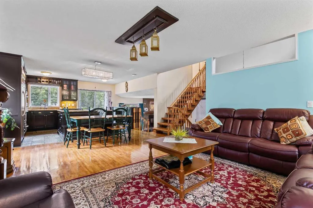 51 Redwood meadows Drive