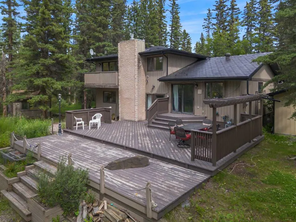51 Redwood meadows Drive