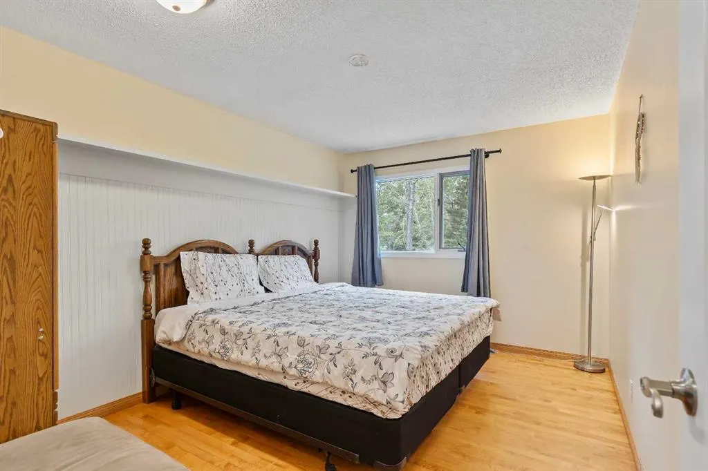 51 Redwood meadows Drive