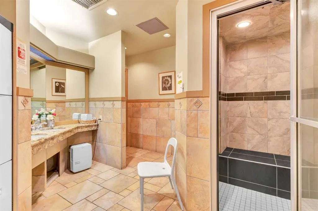 4555 Varsity Lane NW, #305