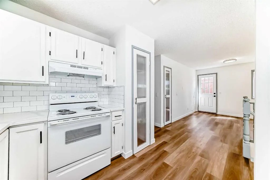 183 Applefield Close SE