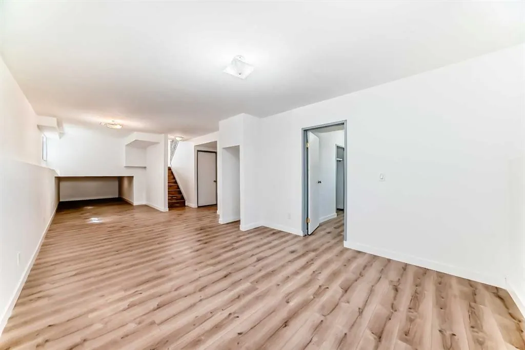 183 Applefield Close SE
