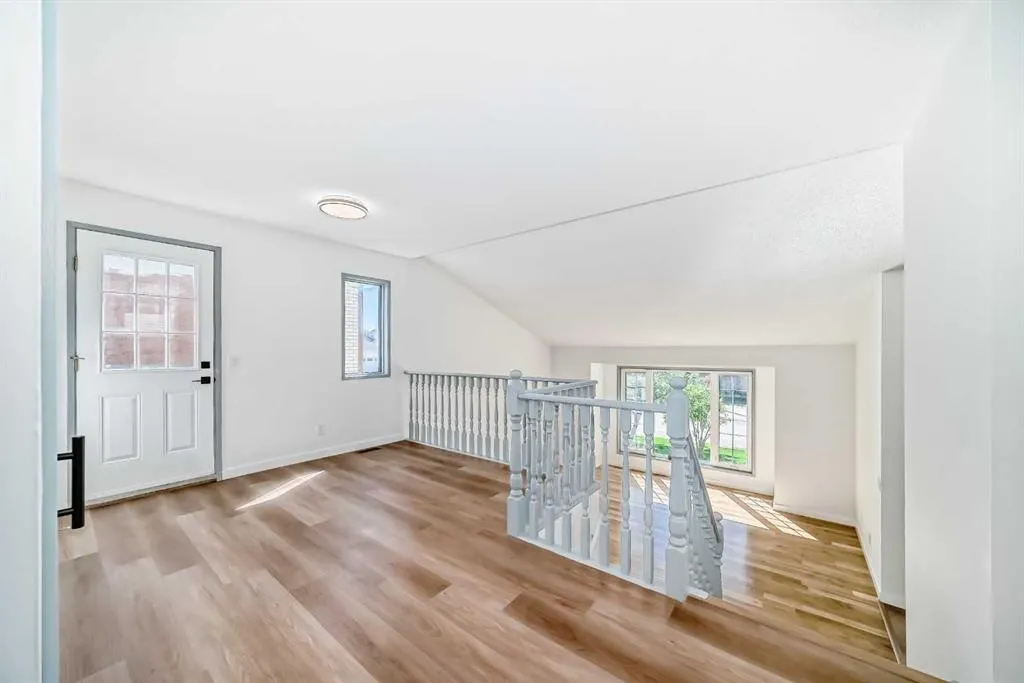 183 Applefield Close SE