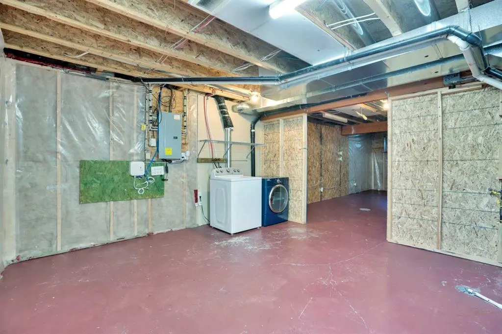221 Elgin Meadows Park SE